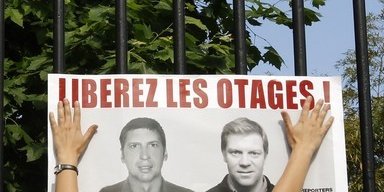 کمپاین برای آزادی دو خبرنگار فرانسوی ربوده شده توسط برادران کرزی